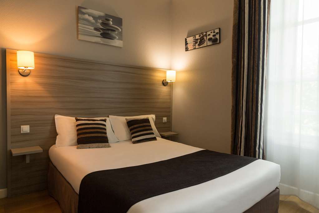 Hotel Henri IV Coutras 客房 照片